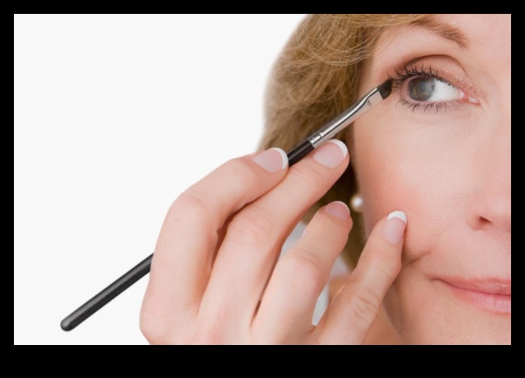 Eyeliner ve Yaşlanma: Doğru Tekniklerle Olgun Gözler Nasıl Güzelleştirilir?